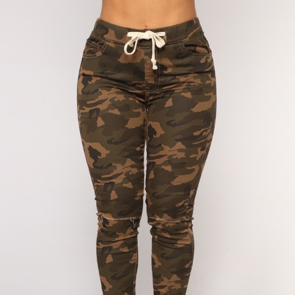 Fashion Nova First Cadet Camo Pants - Small - Picture 2 of 8